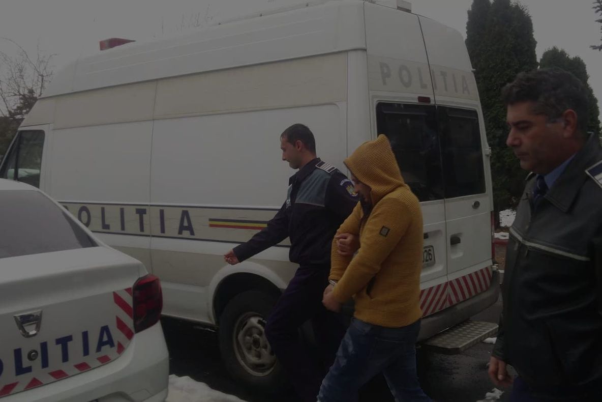 Vânzător ameninţat cu maceta pentru băutură! Tâlharul, reţinut!