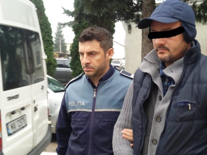 A furat o Dacia ca să meargă acasă şi a ajuns în arest!