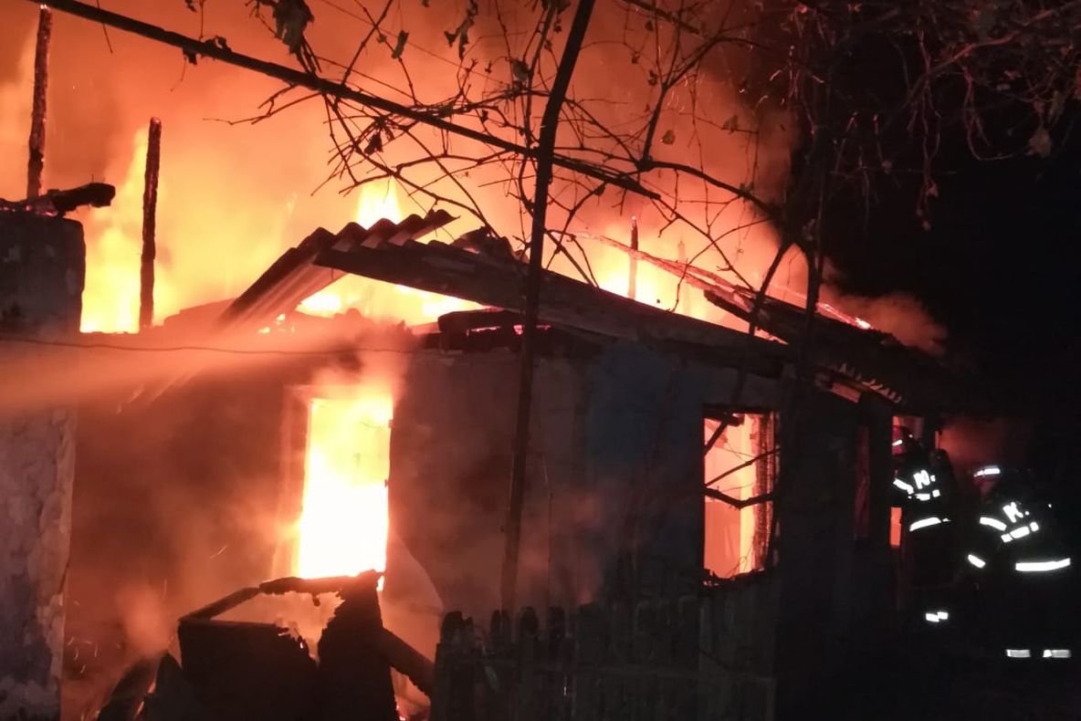 VIDEO-A murit în incendiu, la Ungheni! Găsită carbonizată în casă