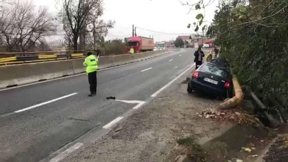 Accident grav la Mărăcineni! Un copil şi o femeie grav răniţi