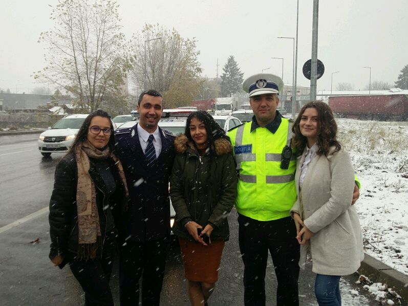 O elevă din Pitești vrea să devină poliţistă! Ce surpriză a avut de ziua ei