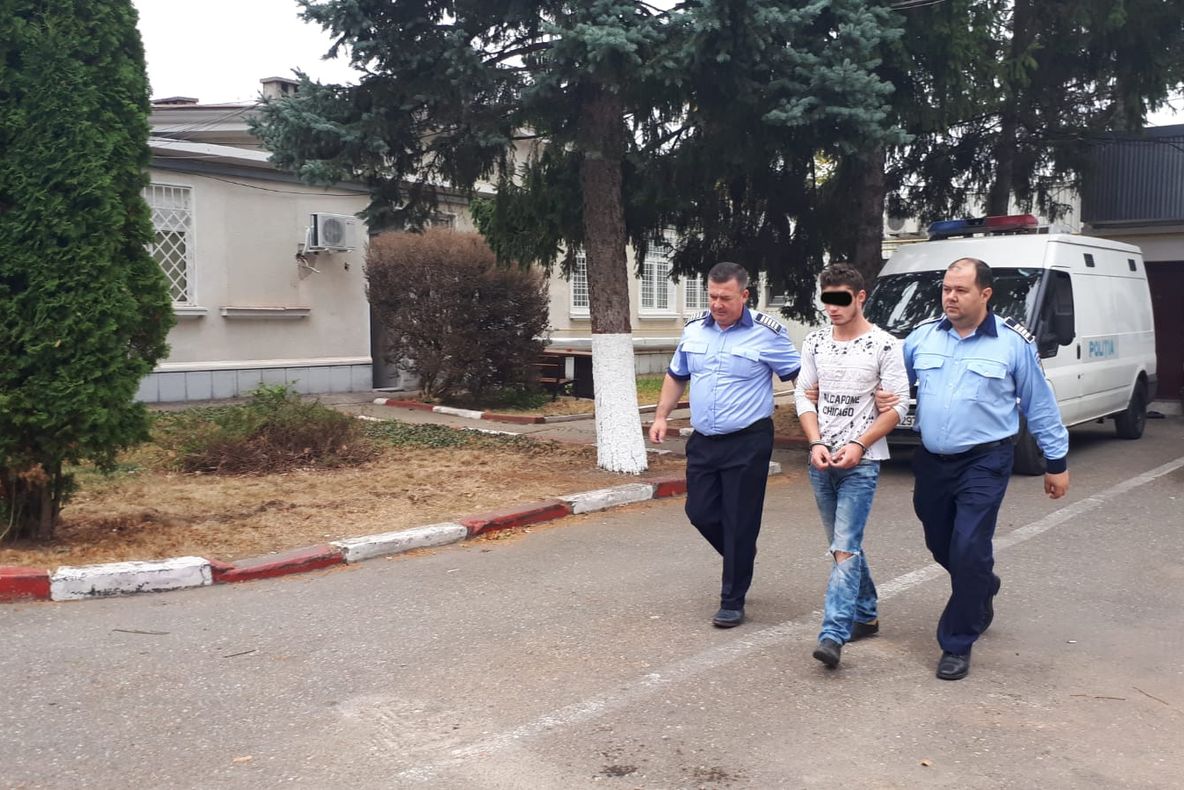 Hoţ ghinionist! A ajuns în arest pentru mai multe acuzaţii