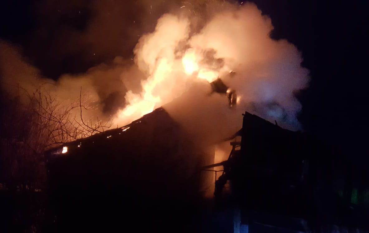 Bărbat din Drăganu găsit mort în locuința sa distrusă de un incendiu