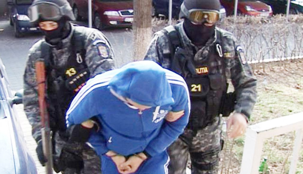 Proxenet depistat de polițiști după ce a furat băutură. În arest la domiciliu