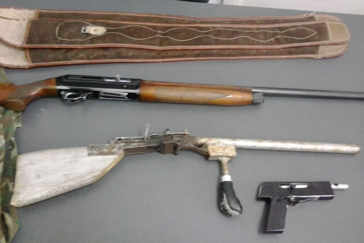 Braconier prins cu o puşcă artizanală! A fost reţinut