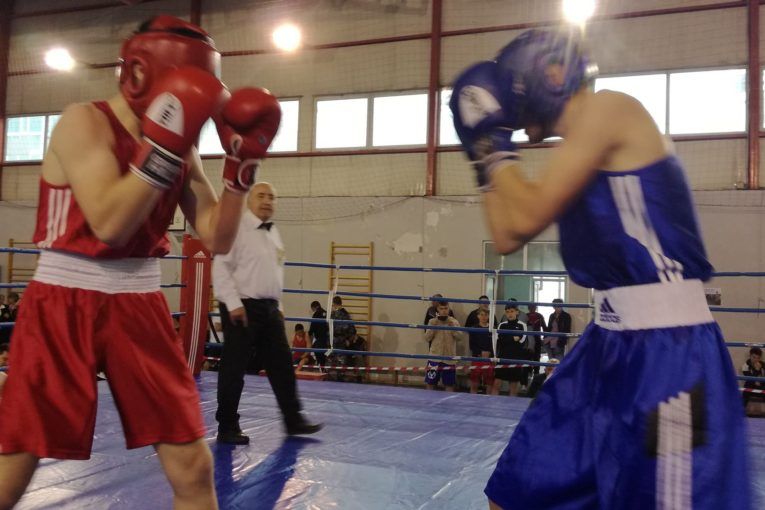 Cupa României la Box pentru Juniori se desfășoară la Pitești