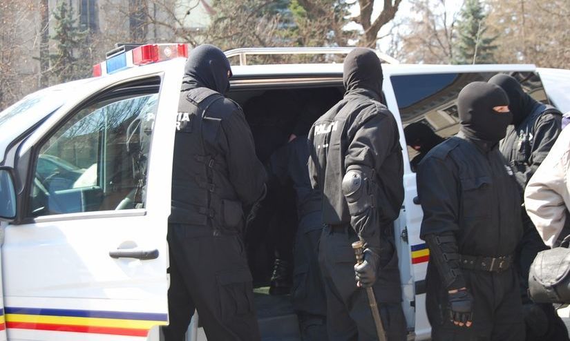 Găinarii reţinuţi! Doi dintre cei ajunşi în arest sunt minori