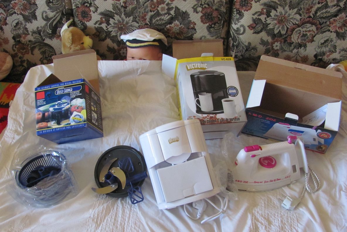 Pensionară înşelată de "Ziua cafelei". A cumpărat electrocasnice stricate