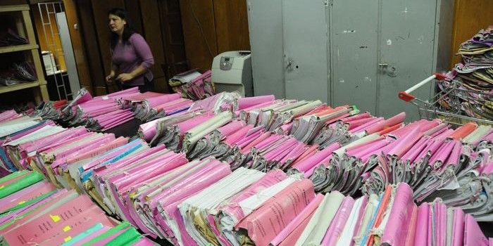 Procesomanii au aglomerat instanţele! Sute de mii de dosare la judecată