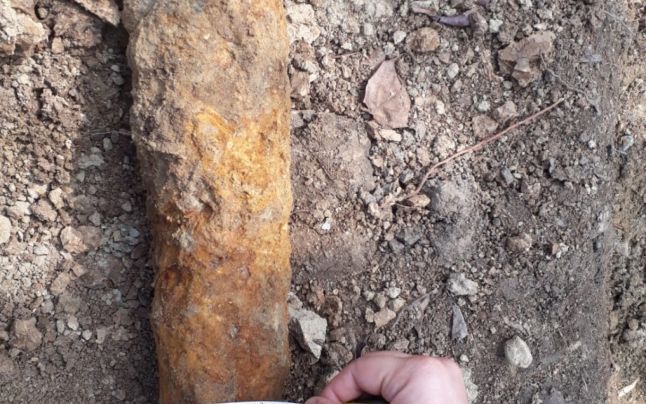 Proiectil exploziv din al Doilea Război Mondial, descoperit într-o gospodărie din Argeș