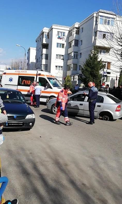 Accident în Pitești! Femeie însărcinată, transportată la spital