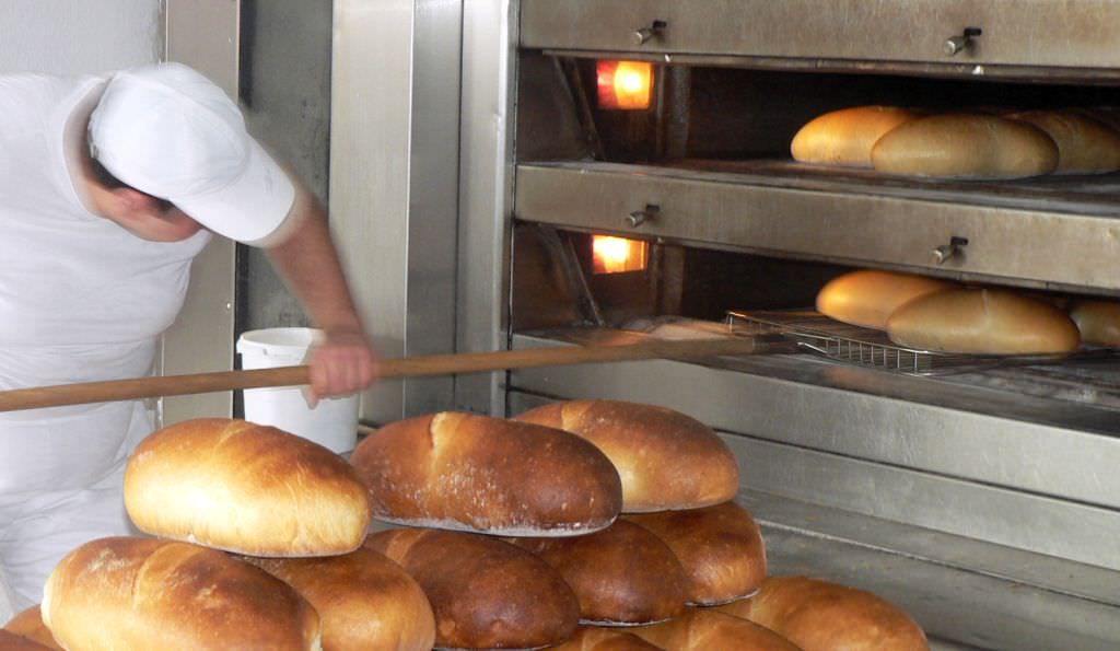 Controale la cofetării și brutării, în Argeș! Amenzi pentru ustensile necurățate