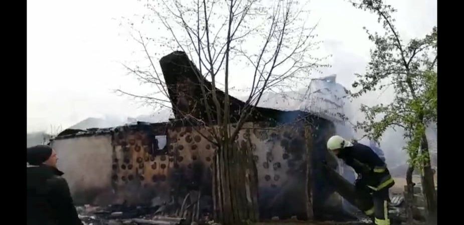 Blestem! Necazurile se ţin lanţ de o familie de surdo-muţi