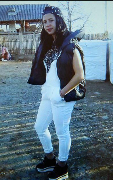 O adolescentă a dispărut de acasă de peste două săptămâni