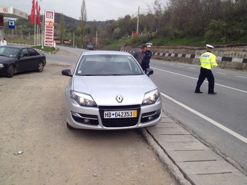 Cu plăcuţe false de înmatriculare, din Germania până în Argeş!