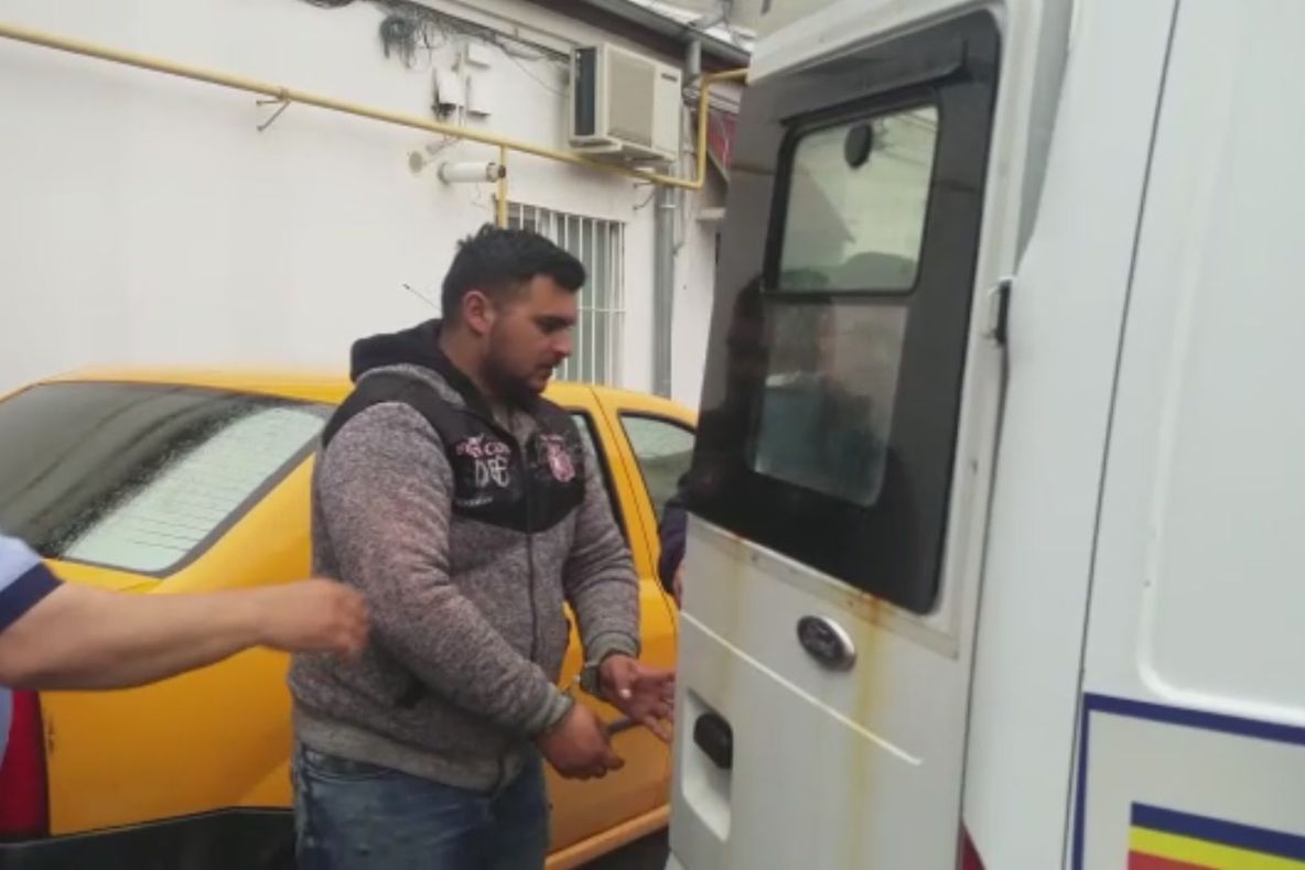 Athos s-a întors în arest! Amprentele l-au dat de gol!