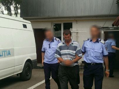 Bărbat bătut şi violat! Agresorul a fost reţinut şi dus la instanţă