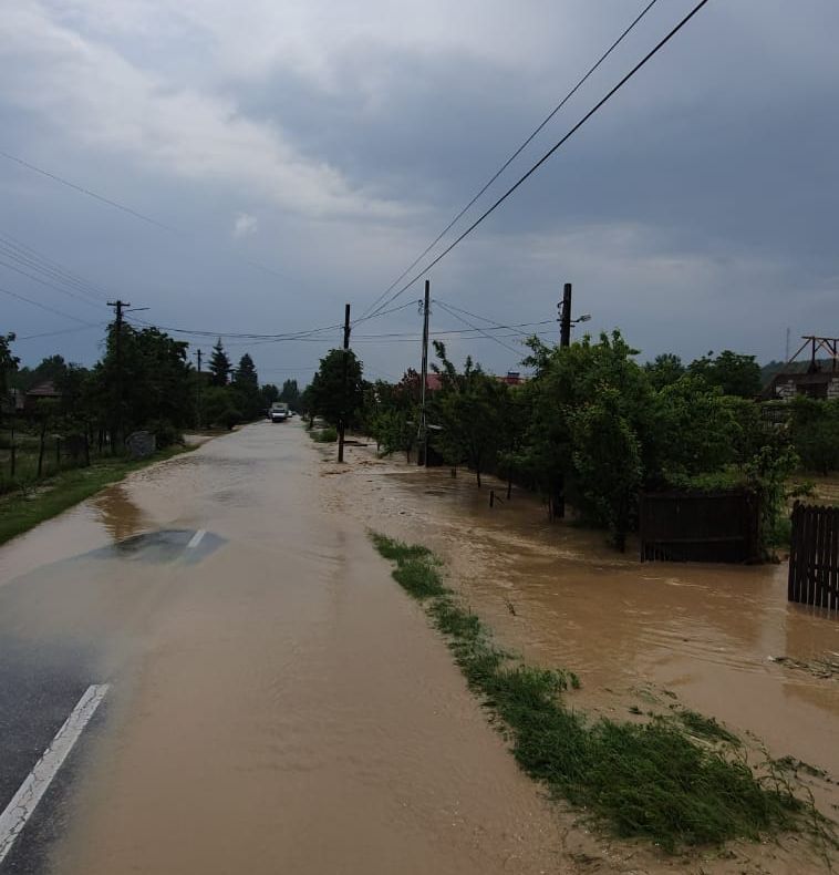 VIDEO! Viitură în comuna Beleți – Negrești! 25 de curți - afectate de inundații