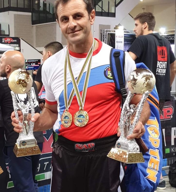 Argeşeanul Marius Cocean a luat cupa mondială la kickboxing!