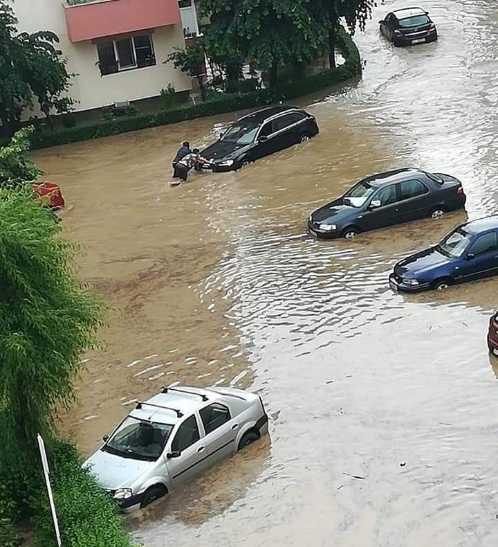 Centrul și nordul Argeșului, sub inundații. Bilanțul pompierilor