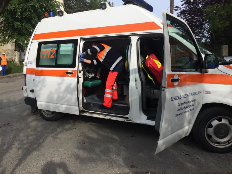 Bătrân surd lovit de o dubiţă! Este în stare de inconştienţă!