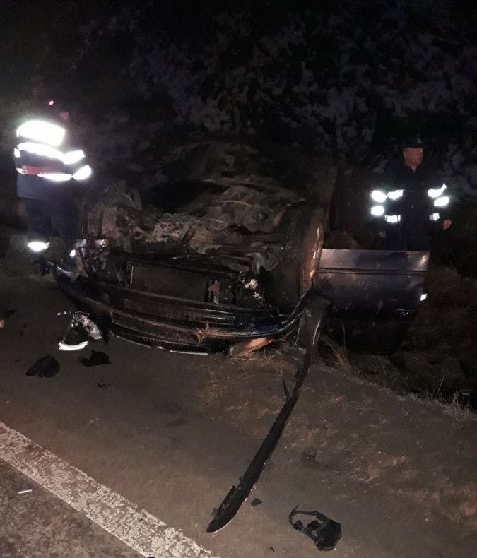 S-a răsturnat cu mașina pe DN 7, la Morărești! Şoferul a scăpat