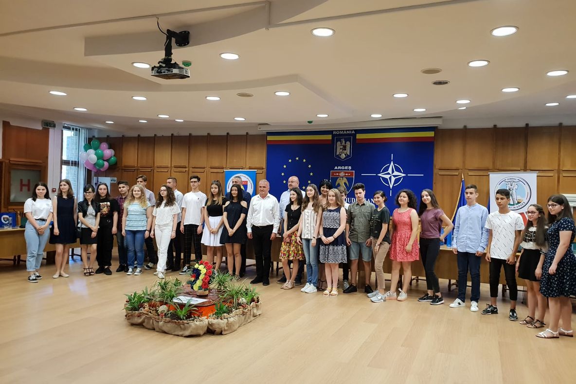 Elevii de 10 ai Argeșului: viitori medici, programatori sau arhitecți