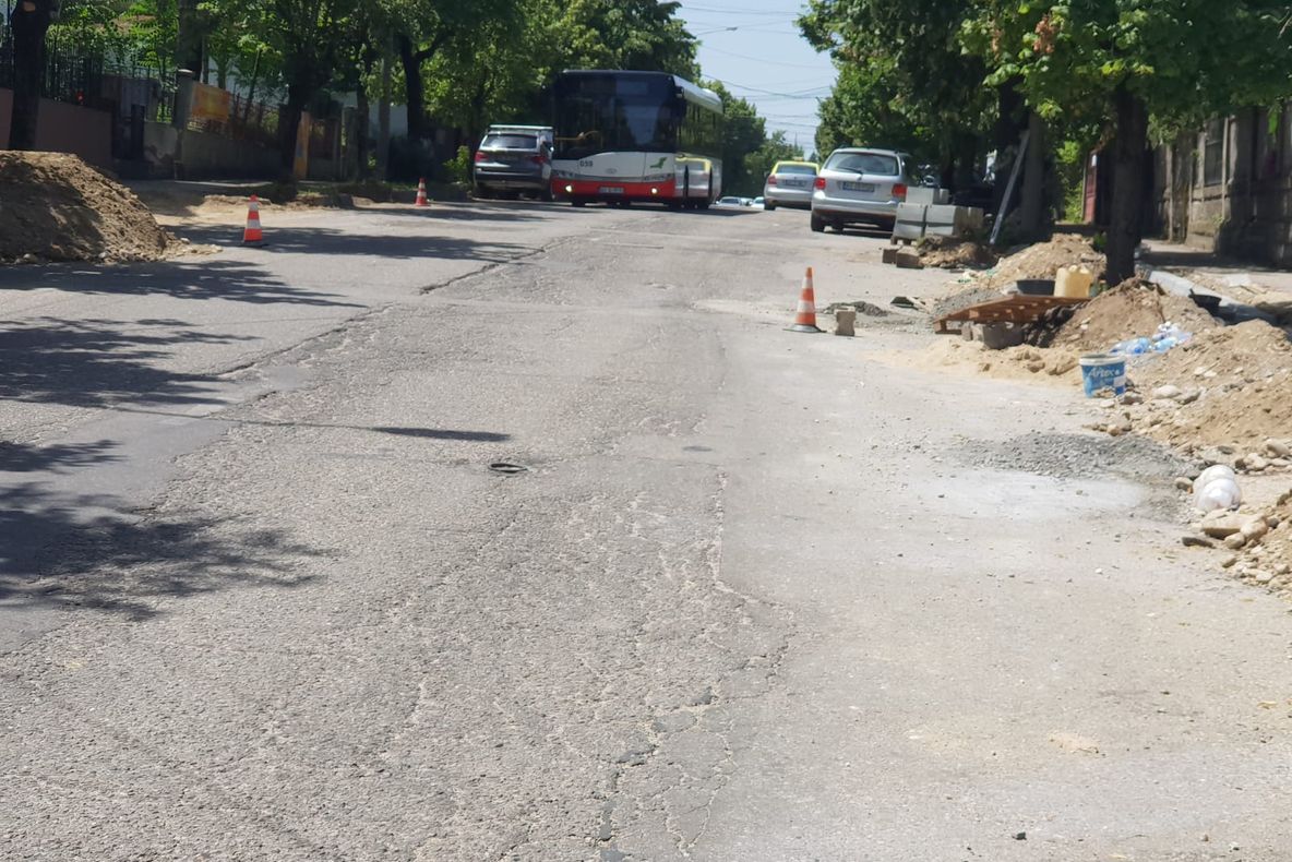 Se închide o stradă din Pitești! Mijloacele de transport vor circula deviat