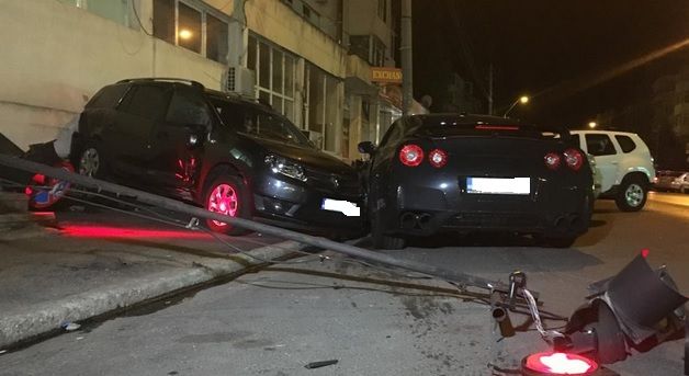 Accident în Pitești! A intrat cu bolidul în mașinile polițiștilor