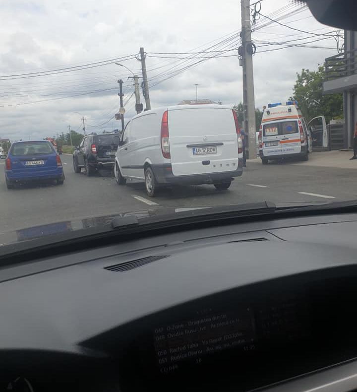 Primar rănit în accident la Mărăcineni! Era cu maşina de serviciu