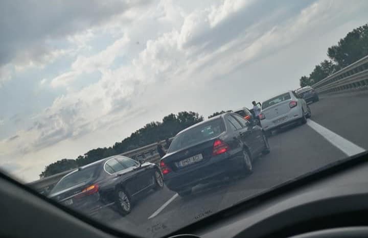 Trei tamponări şi un accident pe A1, în câteva minute