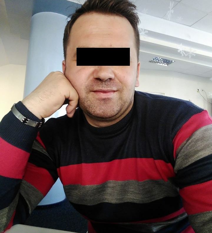 Bărbat din Argeș, în arest la domiciliu pentru pornografie infantilă. Se dădea drept Mihai Bendeac