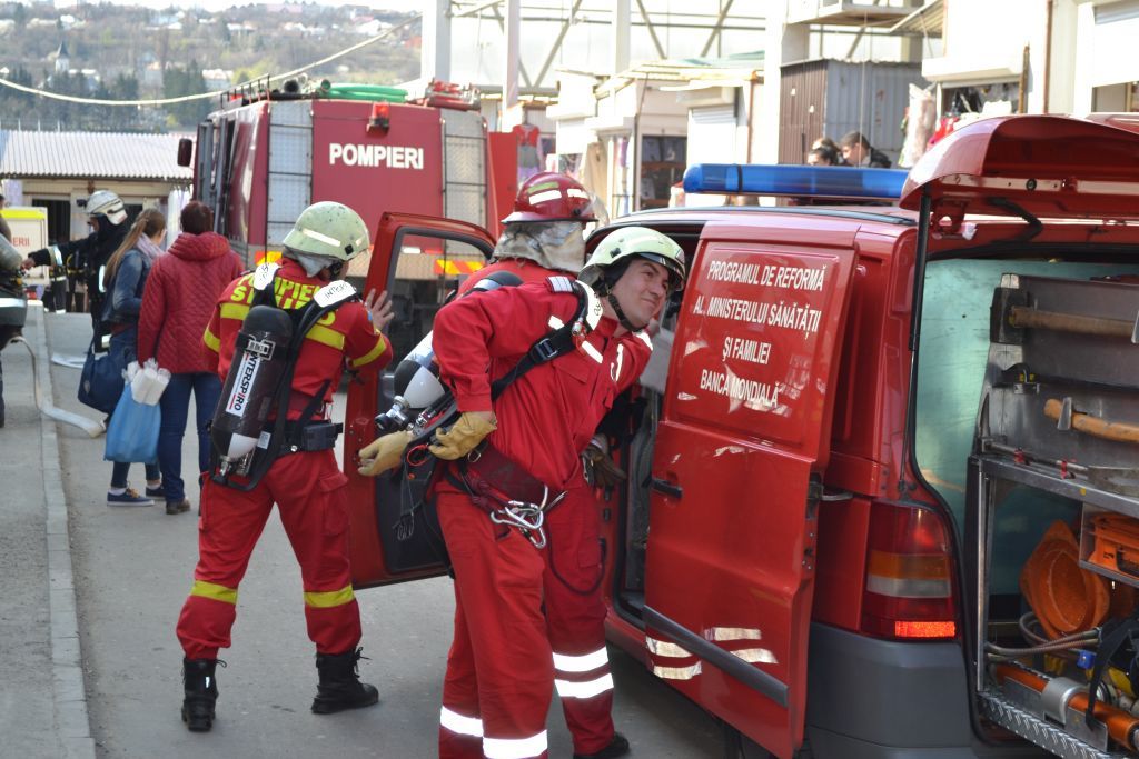 Seism la Topoloveni! Exercițiu de amploare al pompierilor