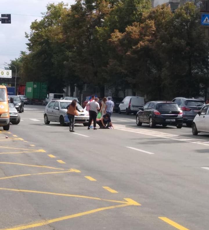 Femeie lovită de o mașină pe trecerea de pietoni, în Pitești