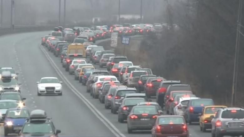 Trafic aglomerat la intrarea în Capitală, dinspre Autostrada București-Pitești
