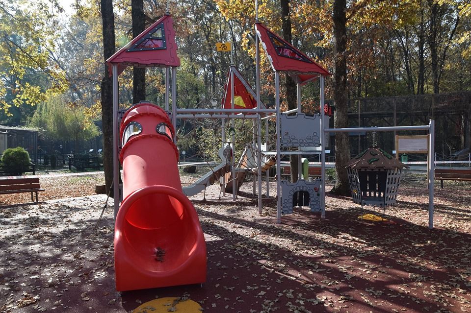 Parcul de joacă modernizat la Grădina Zoologică Pitești