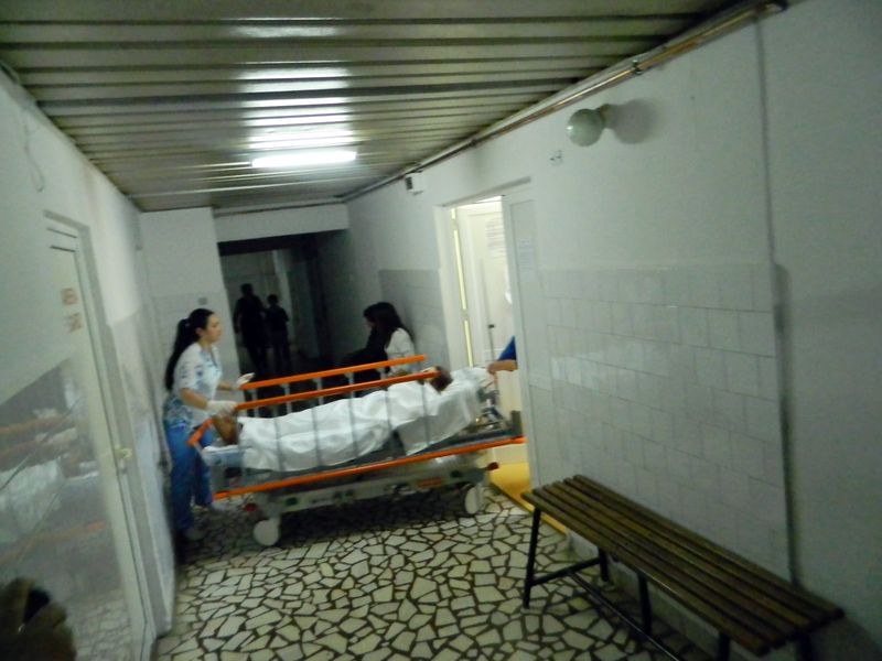 S-a tăiat la gât, la 14 ani! Băiatul era beat când a comis gestul