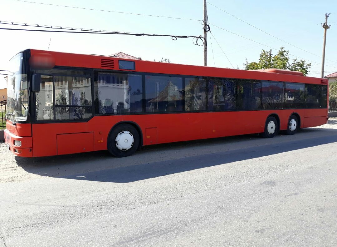 Conducea un autobuz fără atestat pentru transport de persoane. Amendă uriașă