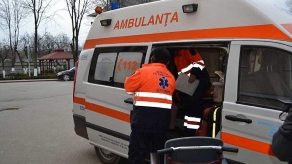 Bărbat băgat în spital după ce a fost bătut fără milă de doi tineri, în Pitești