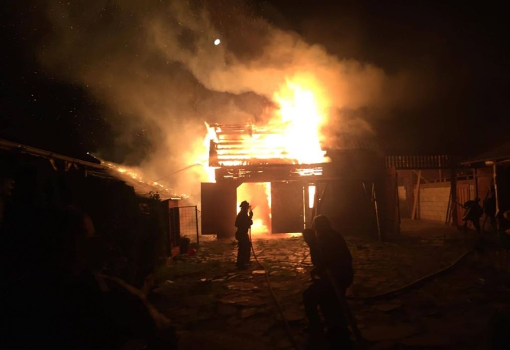 Update-Nepotul piroman a incendiat casa pentru bani