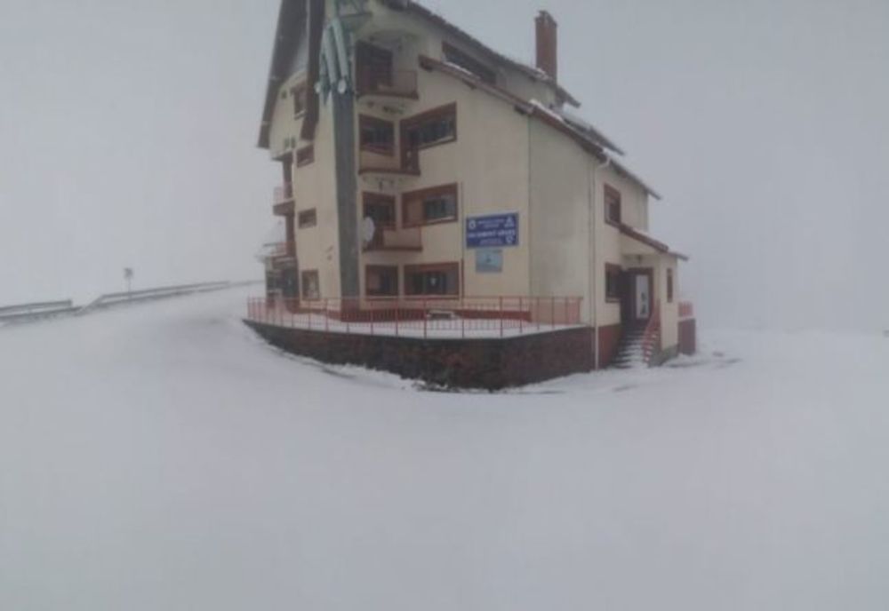 Risc maxim de avalanşă în Munții Făgăraș!
