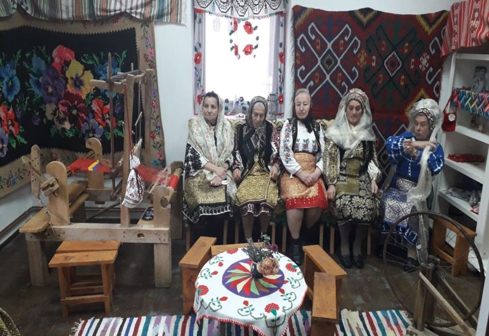 De Ziua Naţională, şezătoare tradiţională, la Dâmbovicioara