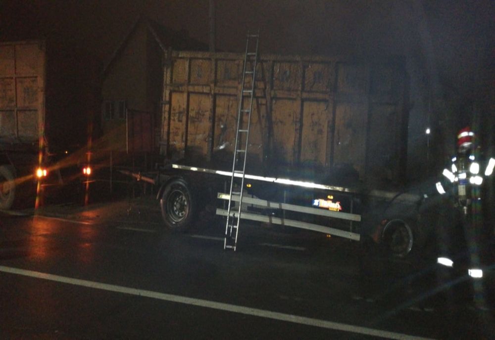Camionul cu gunoi s-a transformat în torţă pe roţi