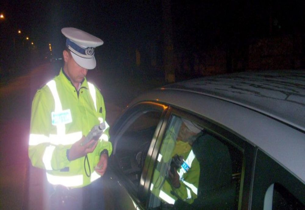 Doi şoferi beţi, nu au avut loc pe acelaşi drum!