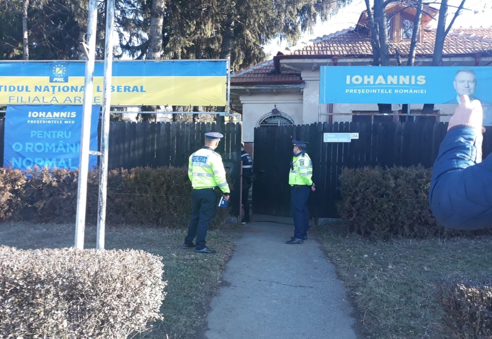 Spargere la sediul PNL Argeş!
