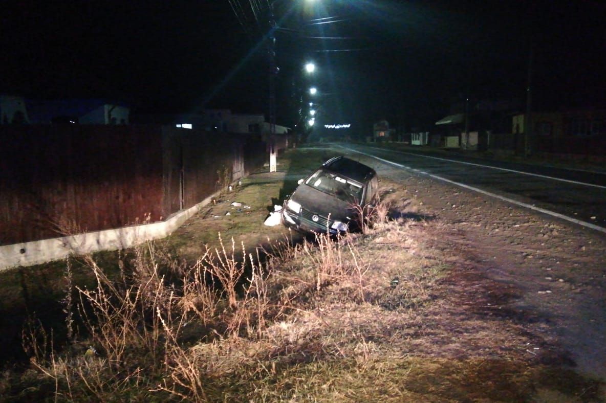 Video-Trei persoane rănite din cauza poleiului , pe DN 7 C