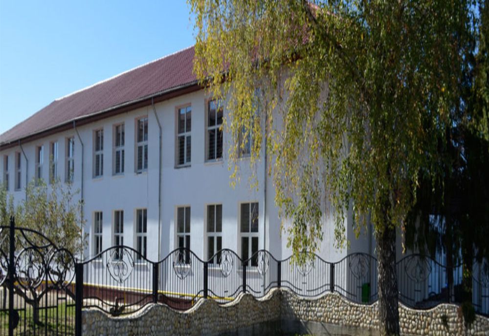 Elevii de clasa I de la o școală din Argeş nu fac cursuri!