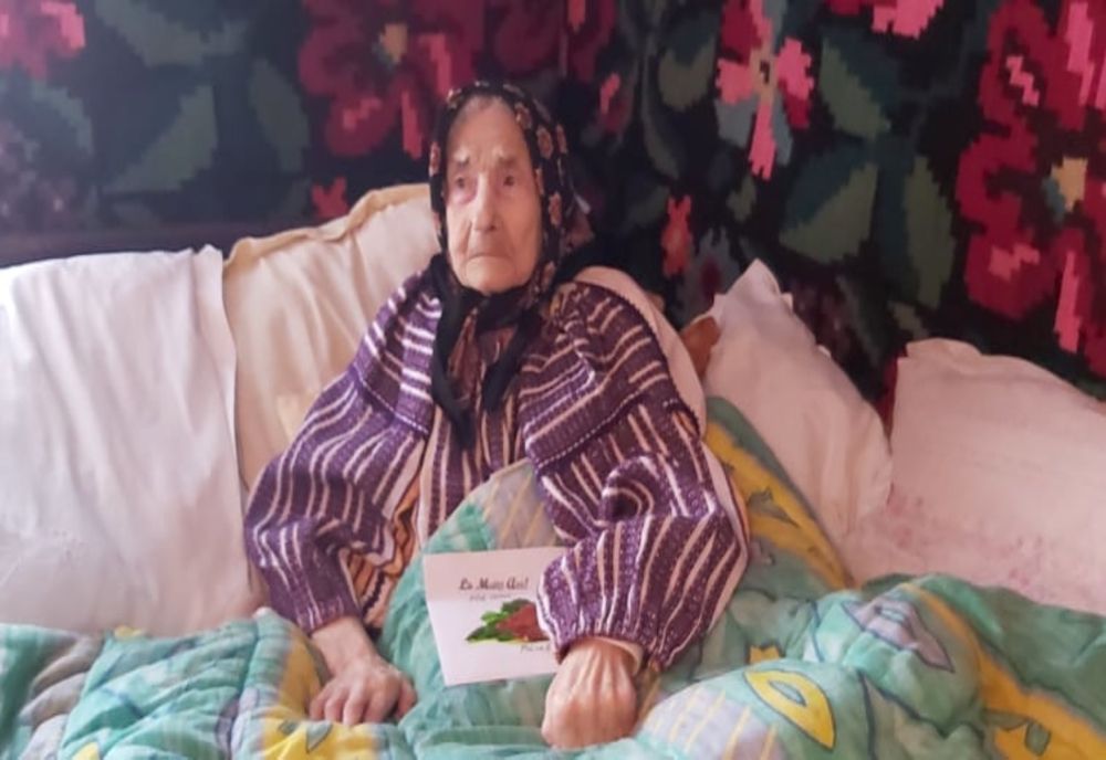 Femeie din Argeș sărbătorită la aniversarea a 106 ani!