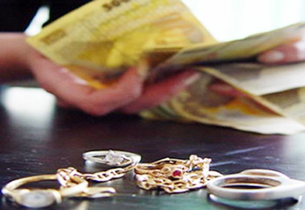 Până unde a ajuns un escroc ca să ia banii unui pensionar!