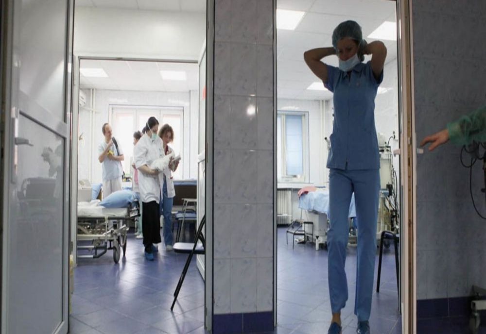 Medicul bolnav de coronavirus a infectat 7 persoane